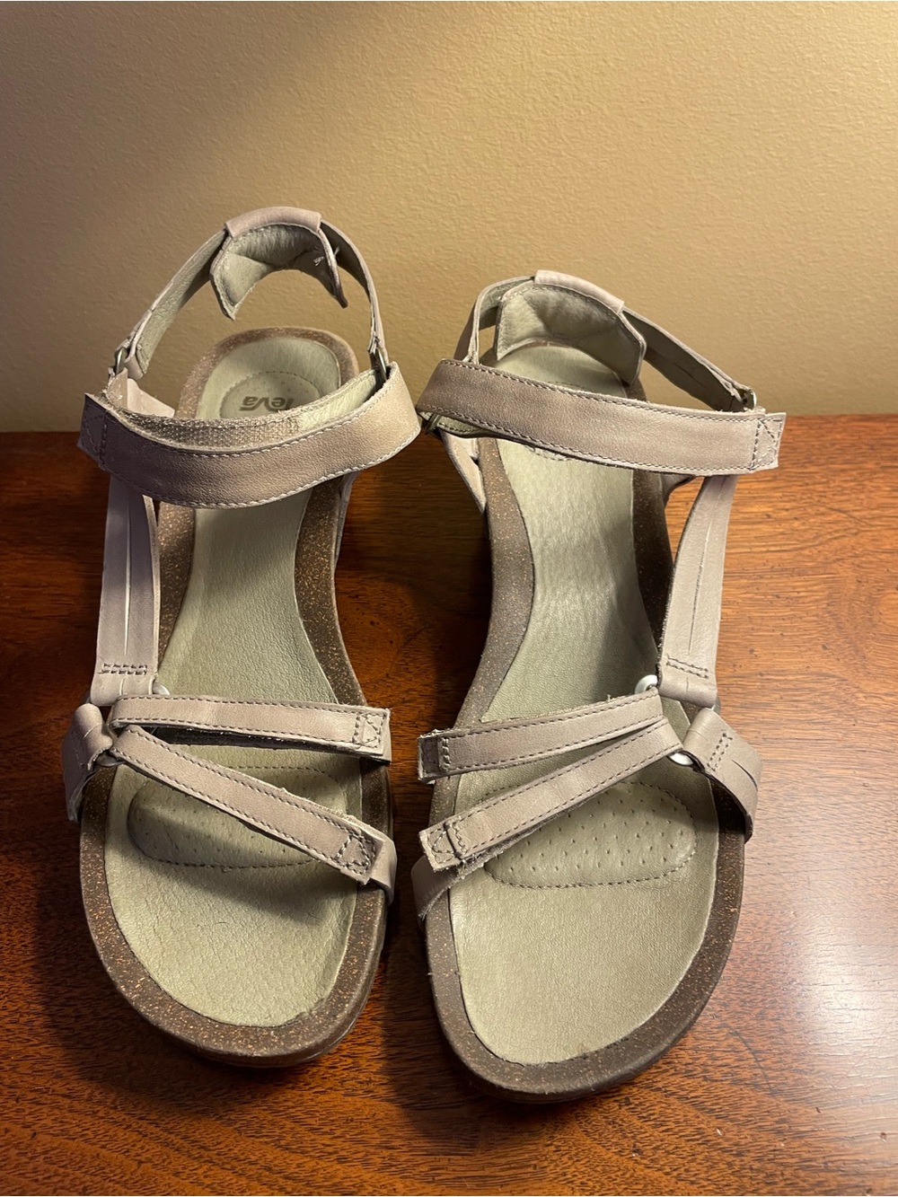 TEVA Women's Ysidro Universal Taupe 100% Leather Wedge - Picture 5 of 9